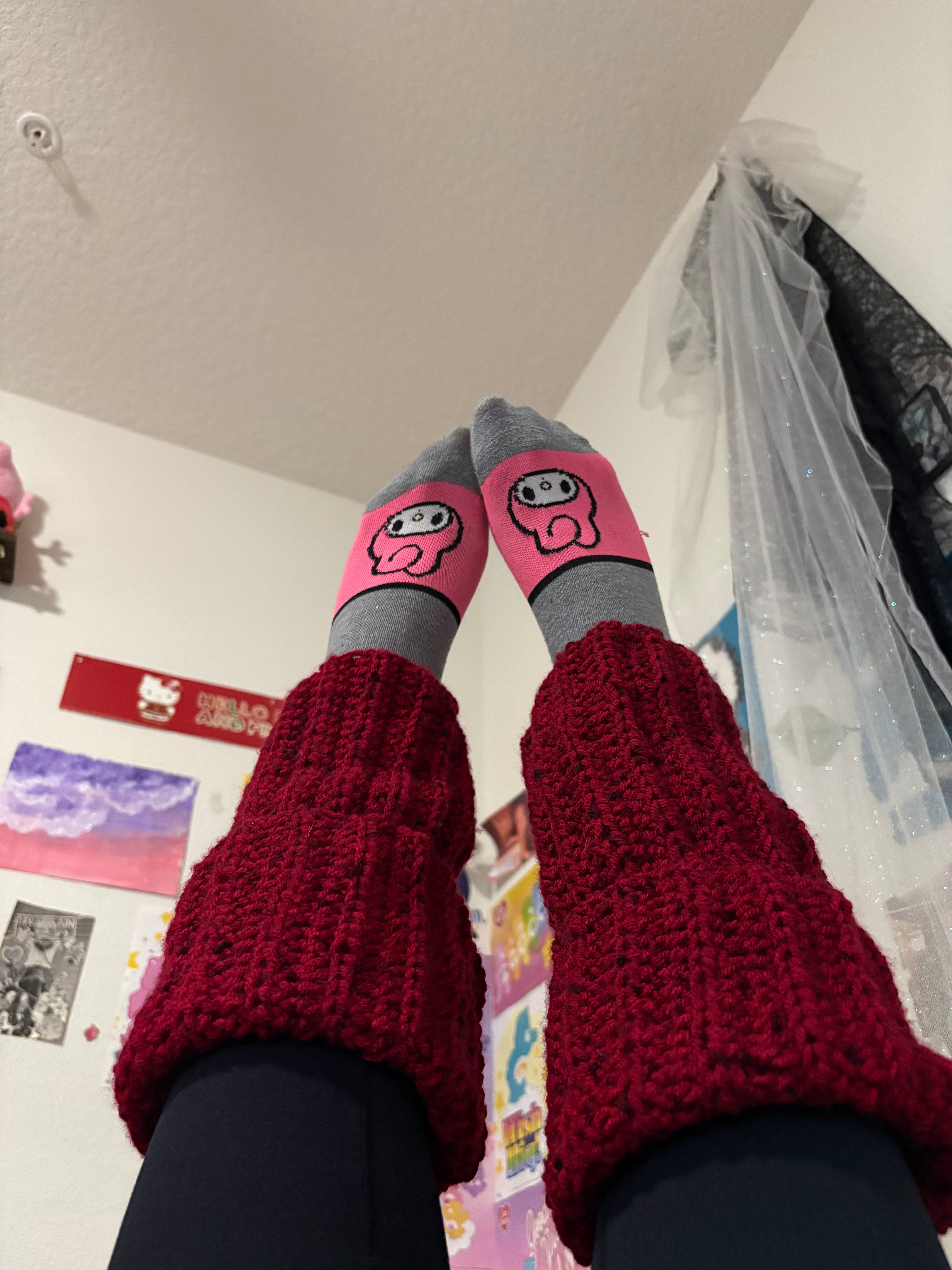 𝑐ℎ𝑒𝑟𝑟𝑦 𝑏𝑜𝑚𝑏