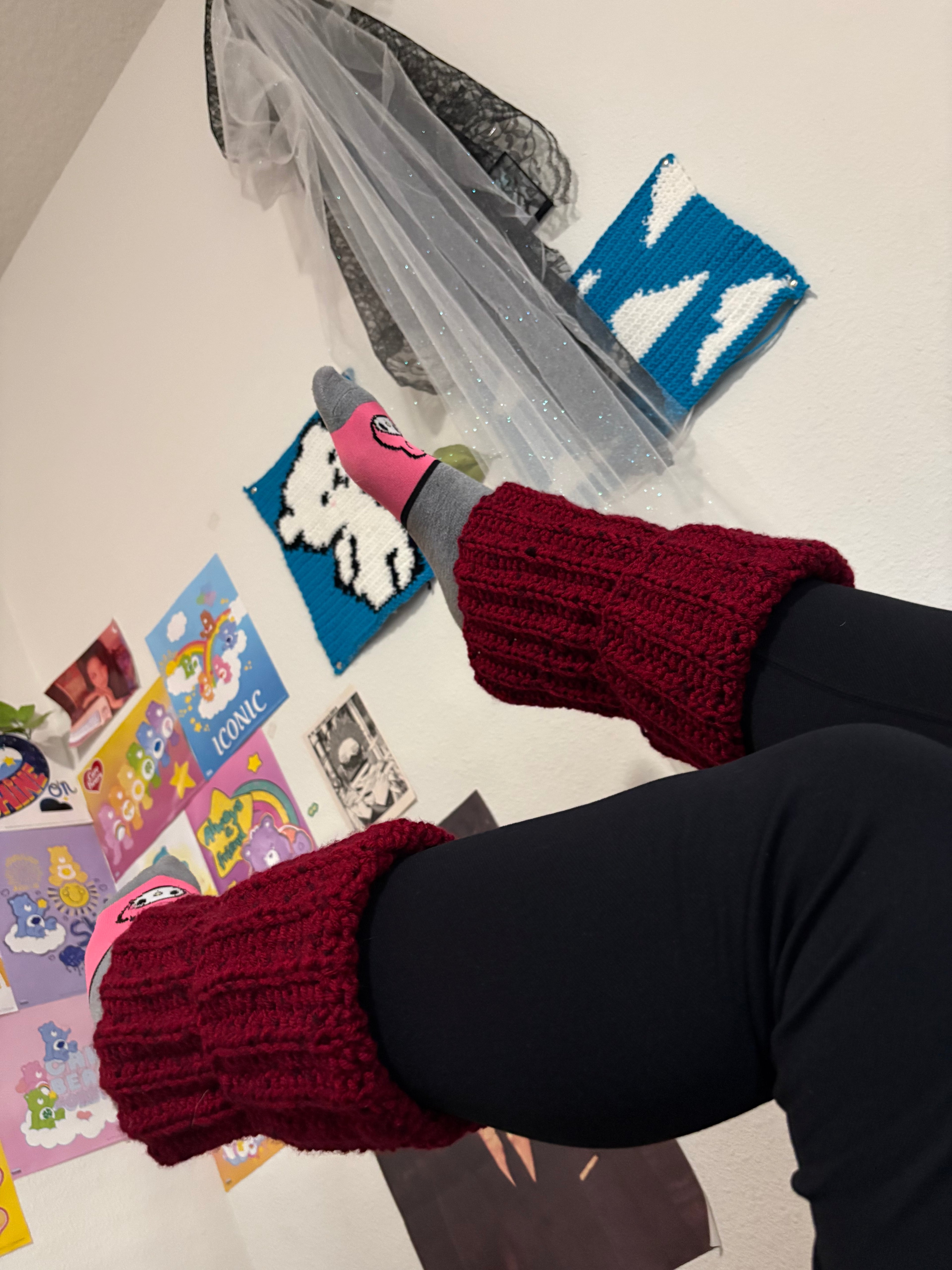 𝑐ℎ𝑒𝑟𝑟𝑦 𝑏𝑜𝑚𝑏